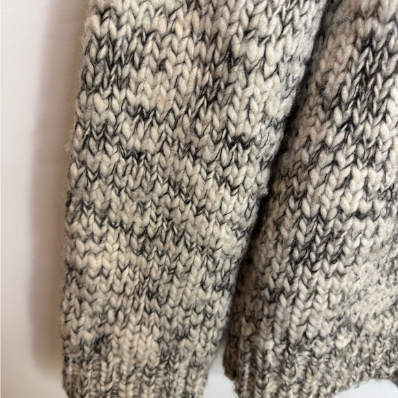 Filippa K. Chunky Cozy wool mohair Gray Knit Cardigan size medium luxe - Picture 8 of 9